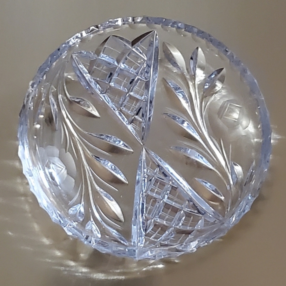 ONLY SOLD IN BUNDLE With Other Items  5 3/4" Bohemian Cut Lead Crystal Dish